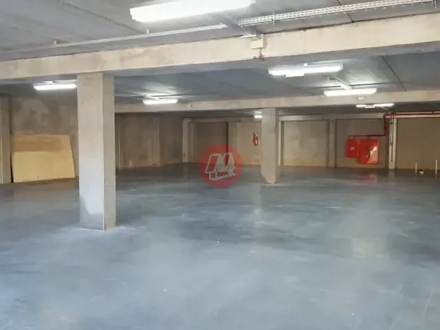 Loja com 350m², para alugar, no bairro Hípica em Porto Alegre