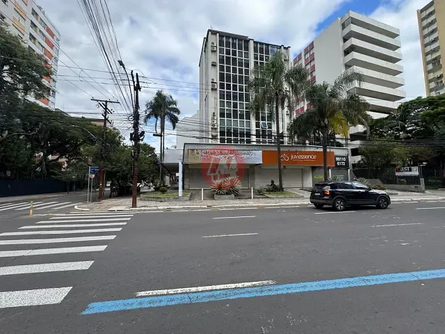 Loja com 134m², para alugar, no bairro Auxiliadora em Porto Alegre