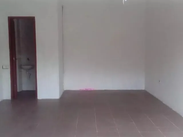 Loja para alugar, no bairro Pinheirinho em Curitiba