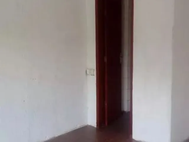 Loja para alugar, no bairro Pinheirinho em Curitiba