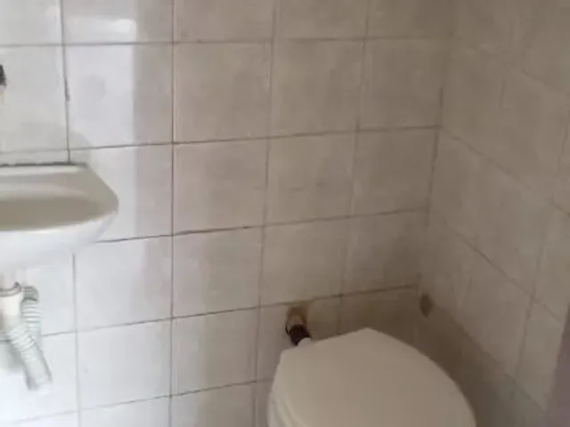 Loja para alugar, no bairro Pinheirinho em Curitiba