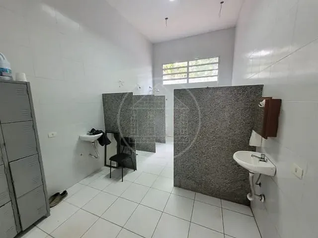 Loja com 200m², para alugar, no bairro Interlagos em São Paulo