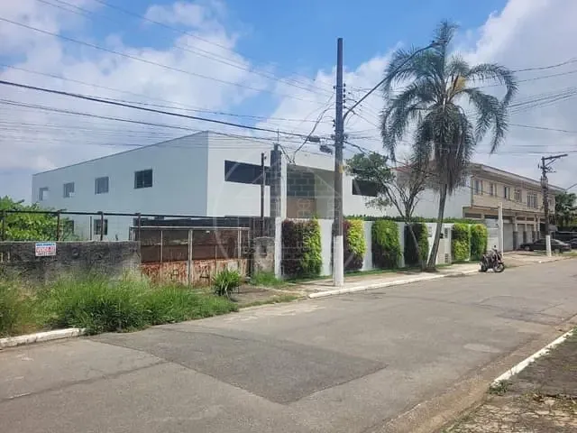 Loja com 200m², para alugar, no bairro Interlagos em São Paulo