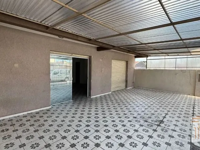 Loja para alugar, no bairro Novo Mundo em Curitiba