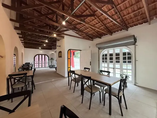 Loja à venda, no bairro Butiatuvinha em Curitiba
