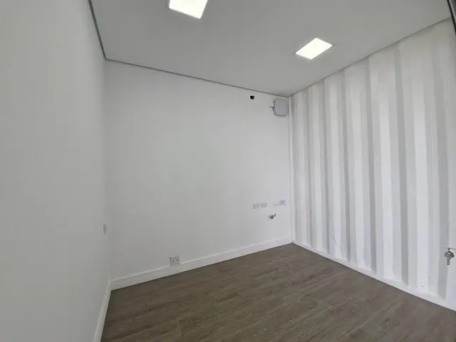 Loja para alugar, no bairro Orleans em Curitiba