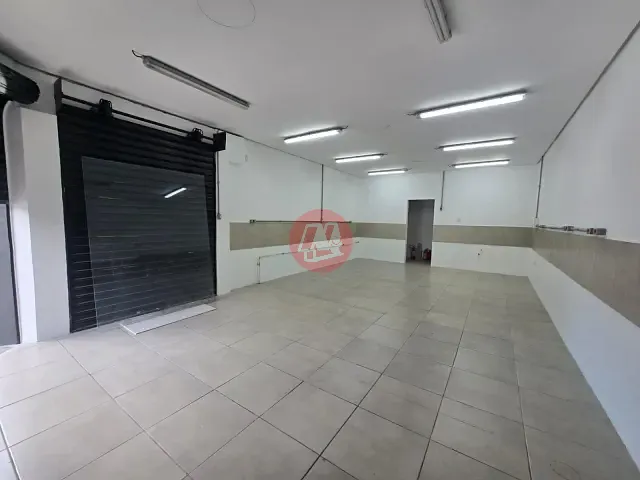 Loja para alugar, no bairro Partenon em Porto Alegre