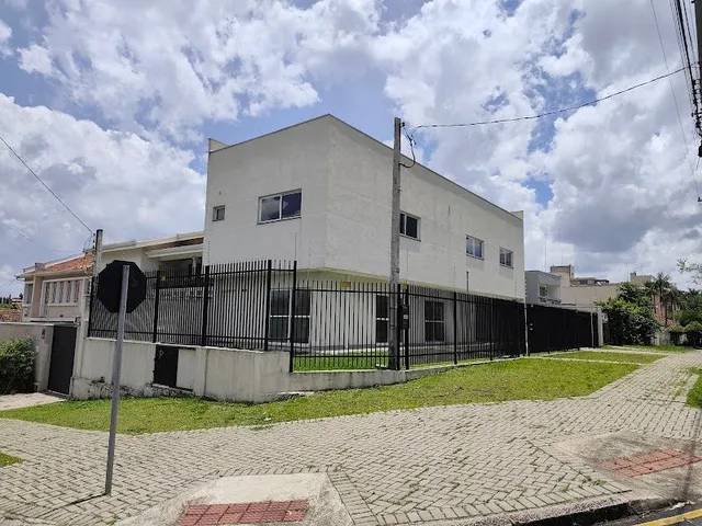 Loja à venda ou para alugar, no bairro Juvevê em Curitiba