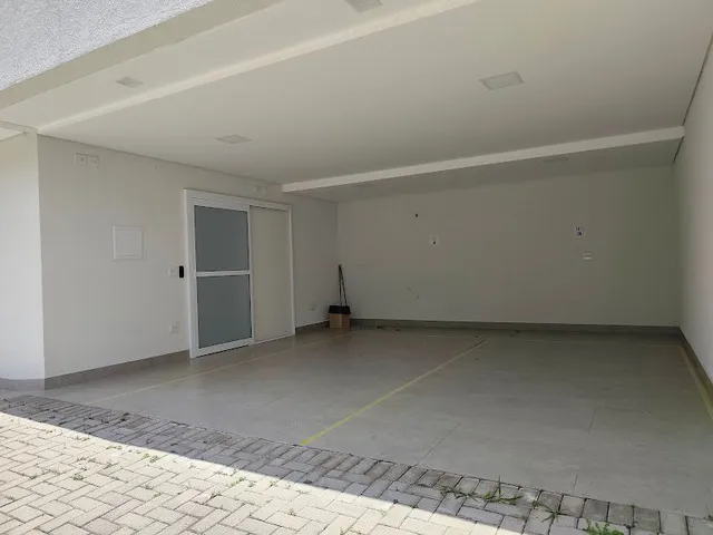 Loja à venda ou para alugar, no bairro Juvevê em Curitiba
