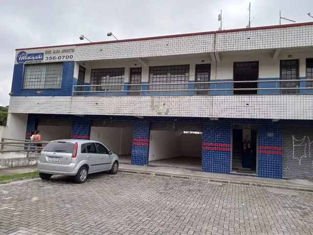 Loja para alugar, no bairro Santa Cândida em Curitiba