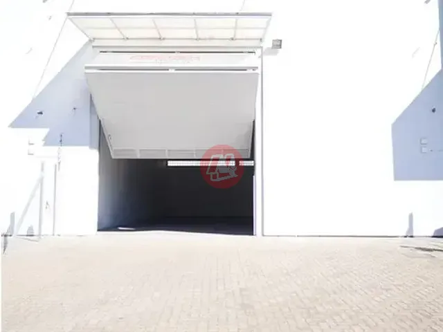 Loja com 386m², para alugar, no bairro Humaitá em Porto Alegre