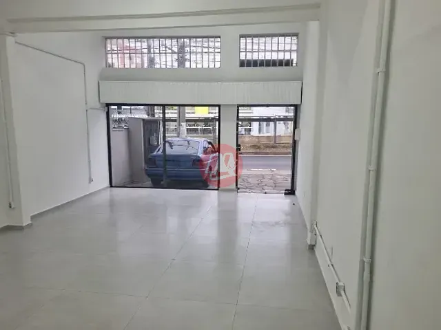 Loja para alugar, no bairro Petrópolis em Porto Alegre