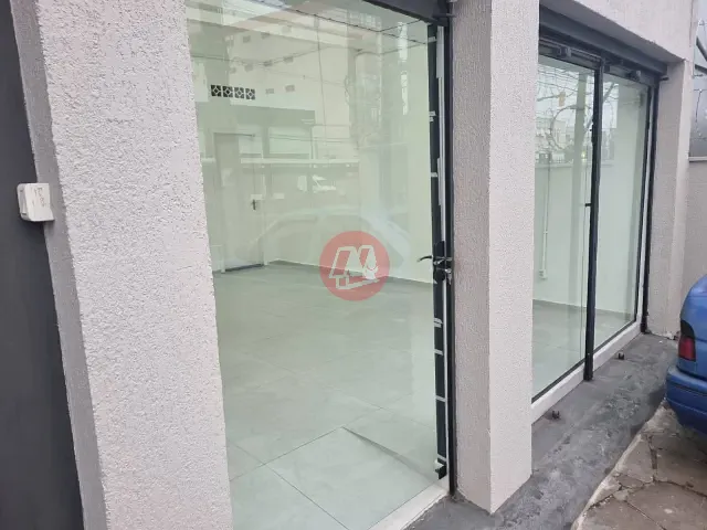 Loja para alugar, no bairro Petrópolis em Porto Alegre