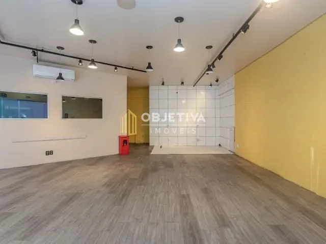 Loja para alugar, no bairro Camaquã em Porto Alegre