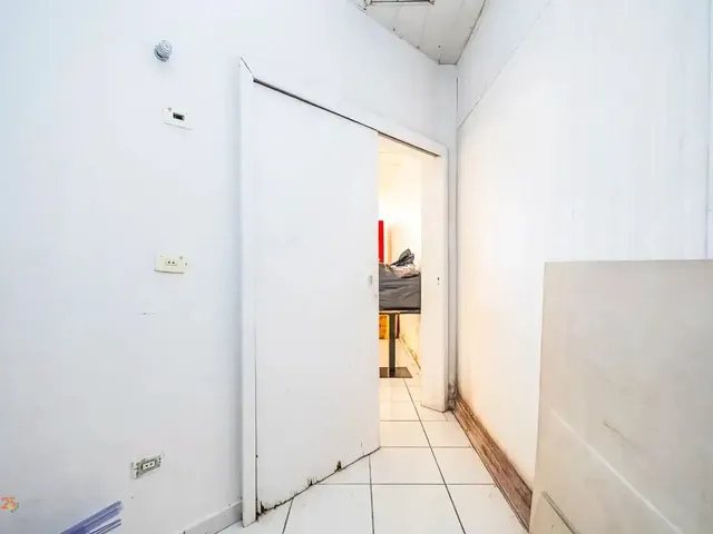 Loja para alugar, no bairro Cabral em Curitiba