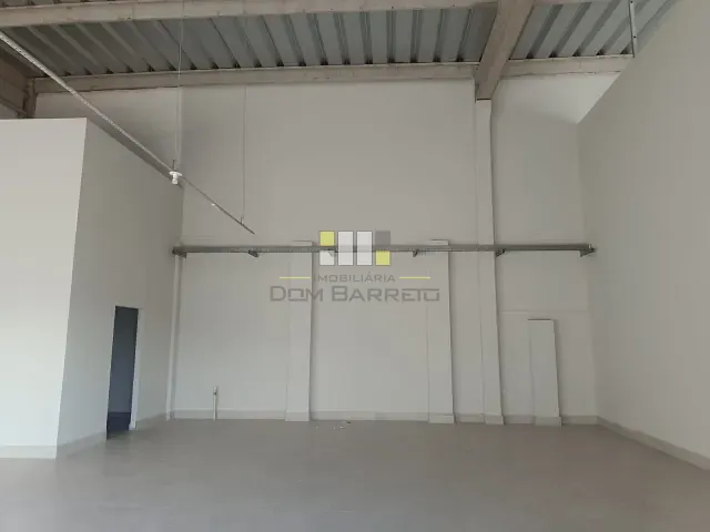 Loja com 4470m², para alugar, no bairro Parque Yolanda (Nova Veneza) em Sumaré