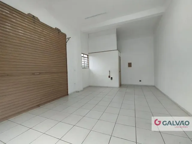 Loja para alugar, no bairro Cajuru em Curitiba