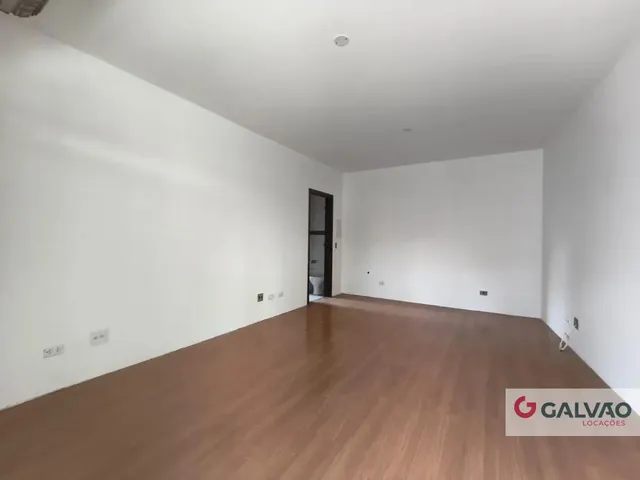 Loja para alugar, no bairro Bom Retiro em Curitiba