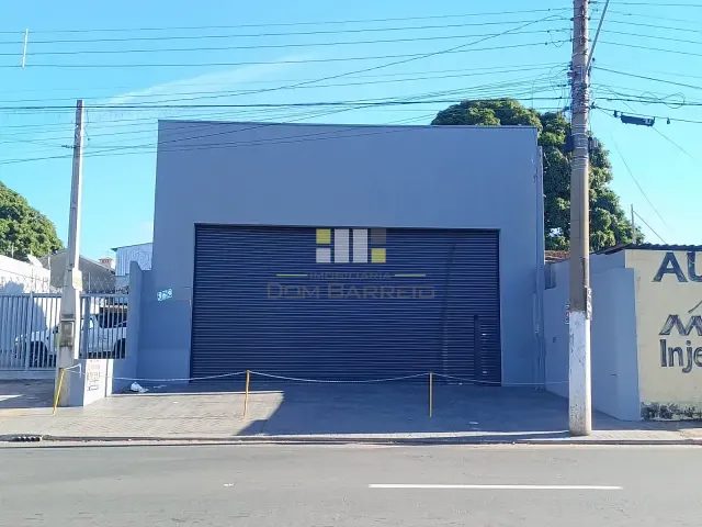 Loja com 375m², para alugar, no bairro Centro em Sumaré