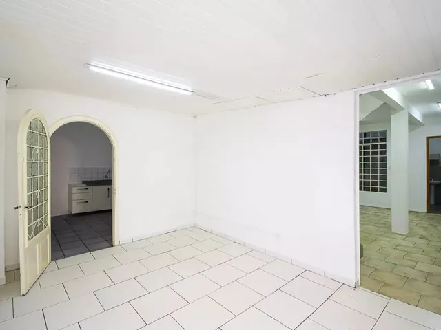 Loja para alugar, no bairro Centro em Curitiba