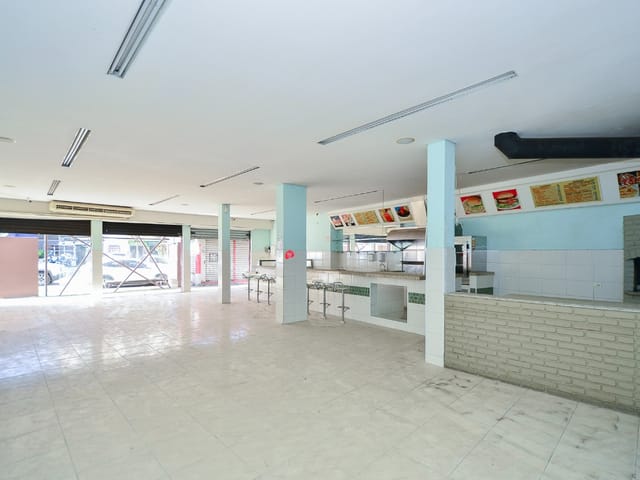 Foto do Loja - Loja de rua para venda em Vila Romana, 211m² | Lares e Andares Imóveis