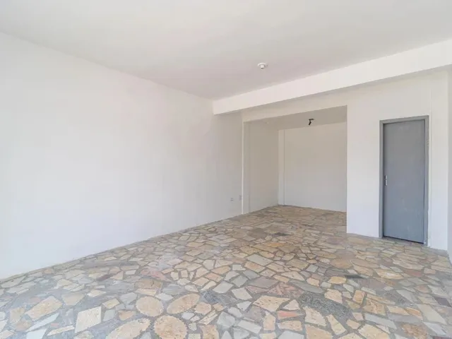 Loja para alugar, no bairro Sítio Cercado em Curitiba