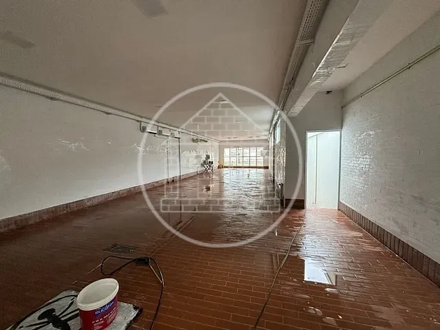 Loja com 180m², para alugar, no bairro Santo Amaro em São Paulo