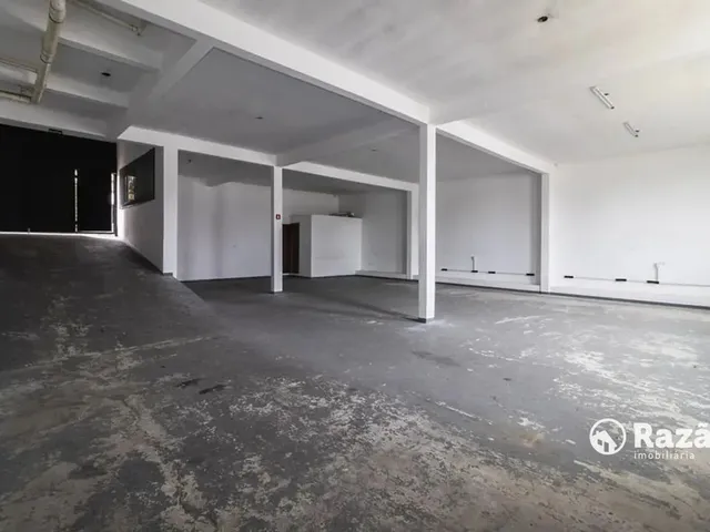 Loja para alugar, no bairro Guaíra em Curitiba