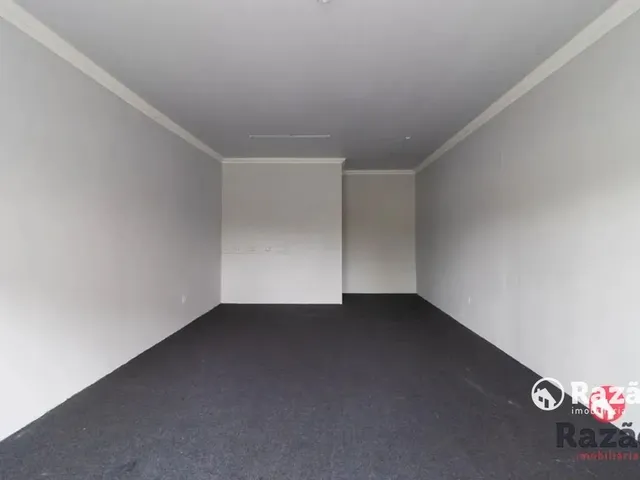 Loja para alugar, no bairro Cristo Rei em Curitiba