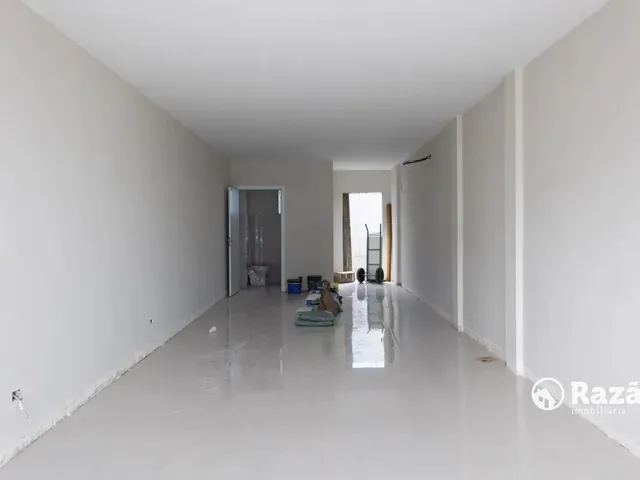 Loja para alugar, no bairro Sítio Cercado em Curitiba
