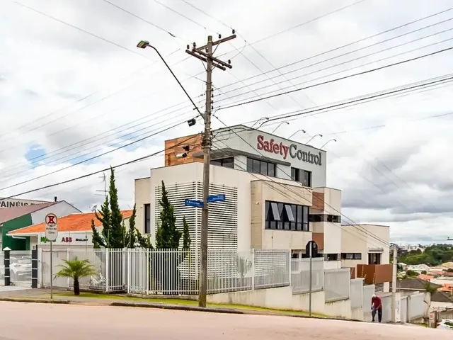 Loja para alugar, no bairro Portão em Curitiba