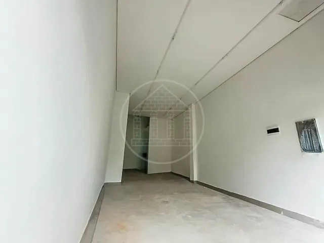 Loja com 24m², para alugar, no bairro Parque Brasil em São Paulo