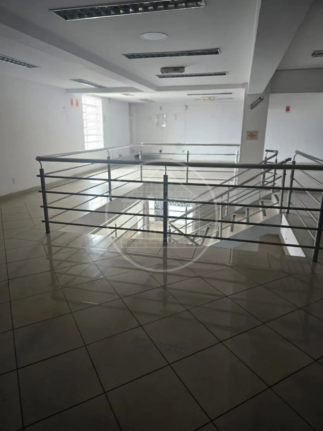 Loja-Salão, 800 m² - Foto 2