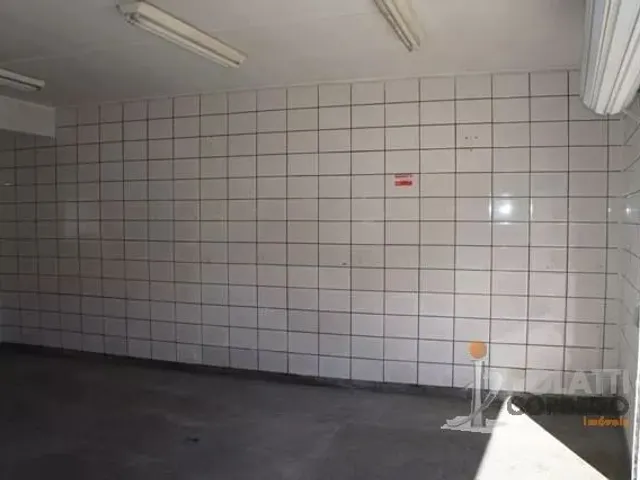 Loja para alugar, no bairro Bacacheri em Curitiba