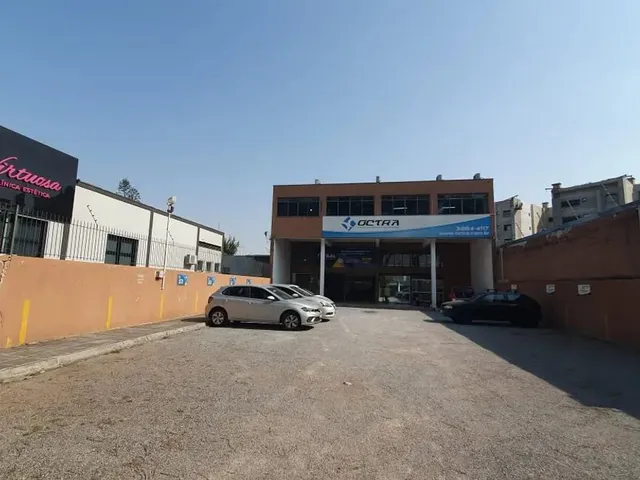 Loja com 750m², à venda, no bairro Boqueirão em Curitiba
