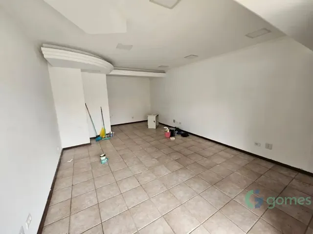 Loja para alugar, no bairro Água Verde em Curitiba