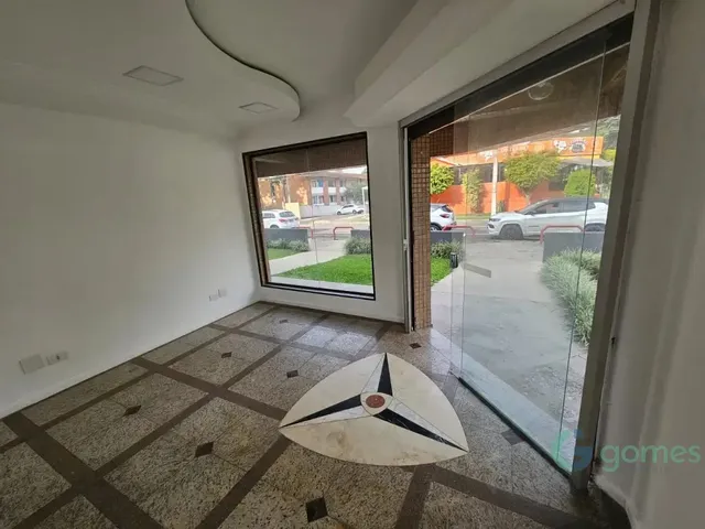 Loja para alugar, no bairro Água Verde em Curitiba