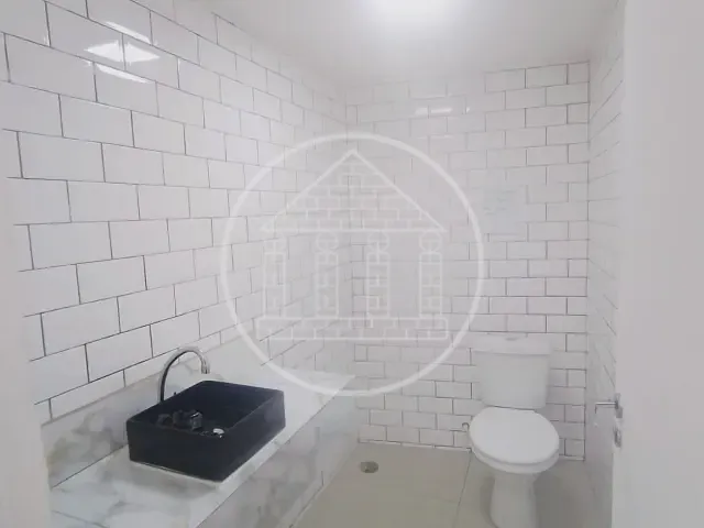 Loja com 580m², para alugar, no bairro Parque Brasil em São Paulo
