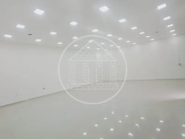 Loja com 580m², para alugar, no bairro Parque Brasil em São Paulo