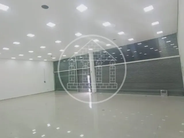 Loja com 580m², para alugar, no bairro Parque Brasil em São Paulo
