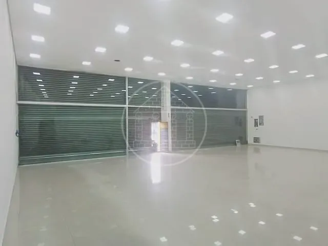 Loja com 580m², para alugar, no bairro Parque Brasil em São Paulo