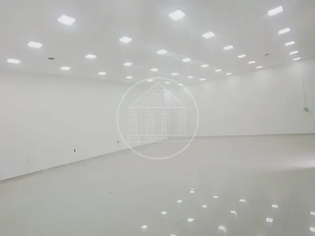 Loja com 580m², para alugar, no bairro Parque Brasil em São Paulo