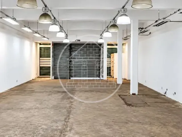 Loja com 600m², à venda ou para alugar, no bairro Santo Amaro em São Paulo