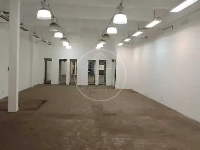 Loja com 600m², à venda ou para alugar, no bairro Santo Amaro em São Paulo