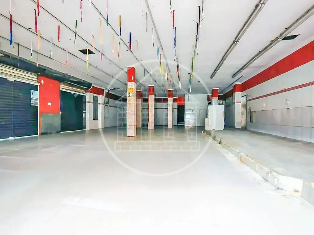 Loja-Salão, 350 m² - Foto 1