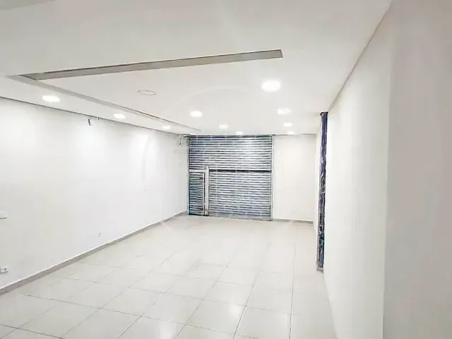 Loja para alugar, no bairro Vila Campo Grande em São Paulo