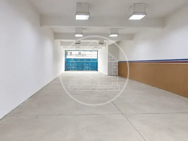 Loja com 200m², para alugar, no bairro Jardim Santa Bárbara em São Paulo