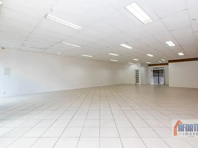 Loja para alugar, no bairro Juvevê em Curitiba