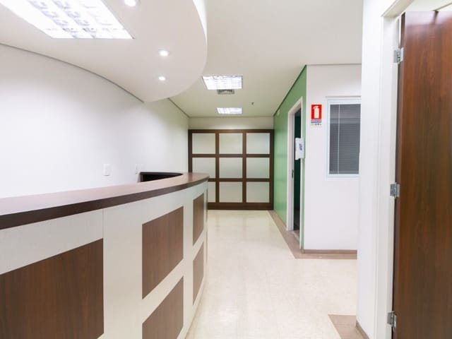 Foto do Loja - Loja de rua para venda e locação em Santa Cecília, 145m² | Lares e Andares Imóveis
