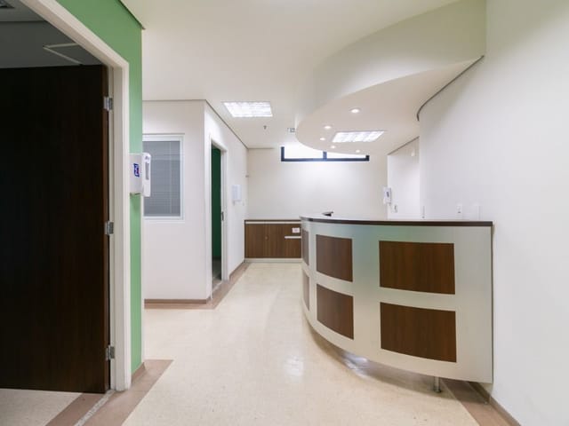 Foto do Loja - Loja de rua para venda e locação em Santa Cecília, 145m² | Lares e Andares Imóveis